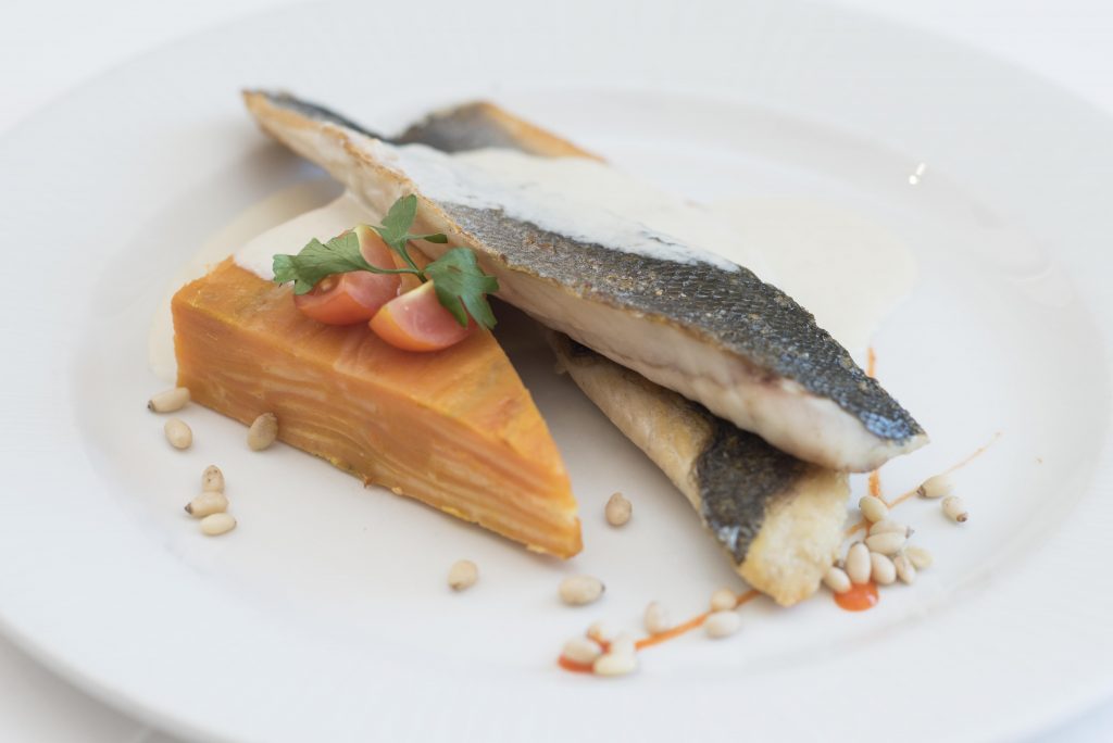 Dorada en salsa de Eneldo y pastel de boniato