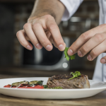 cómo decorar un plato de forma original